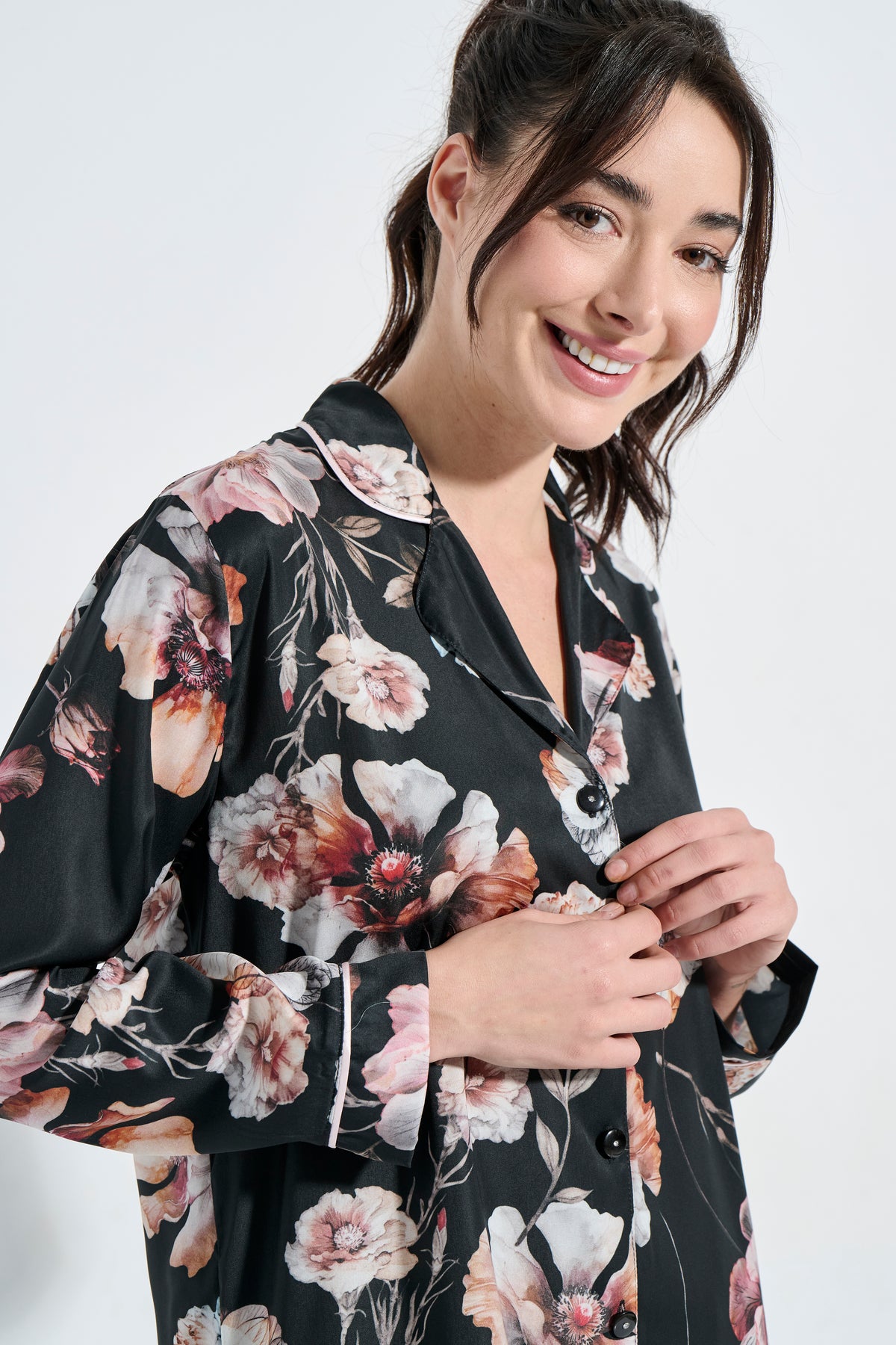 Satin floral κουμπωτή πιτζάμα / J8304