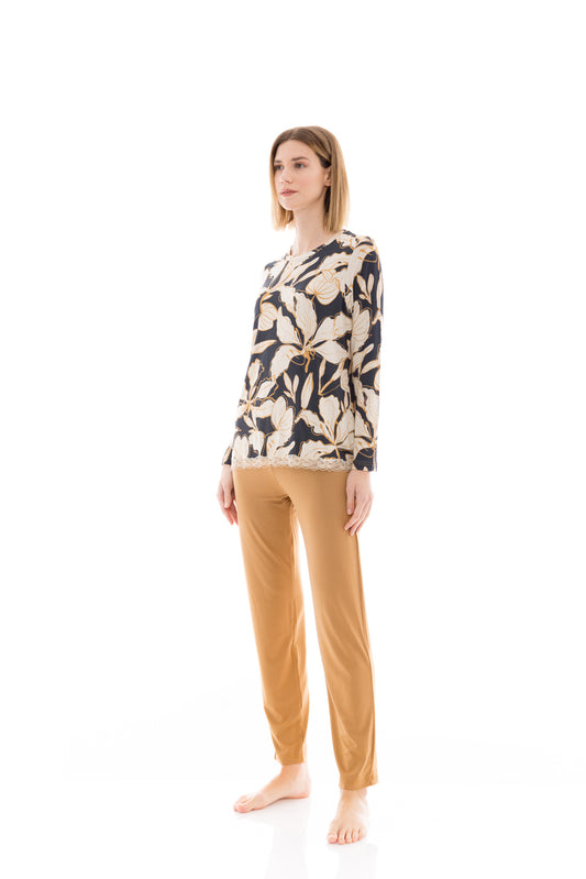 Λεπτή πιτζάμα με δαντέλα / W1333